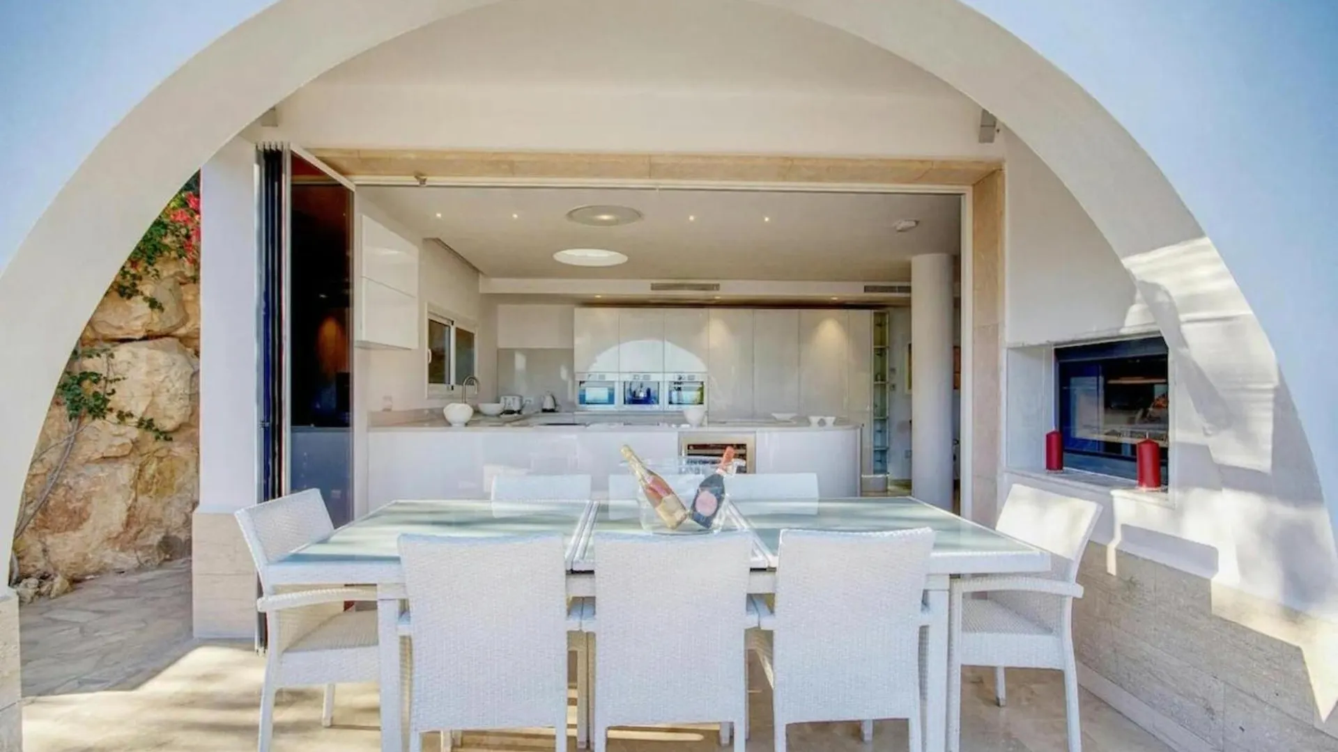 Villa Above Marina Puerto Portals 포르탈 누